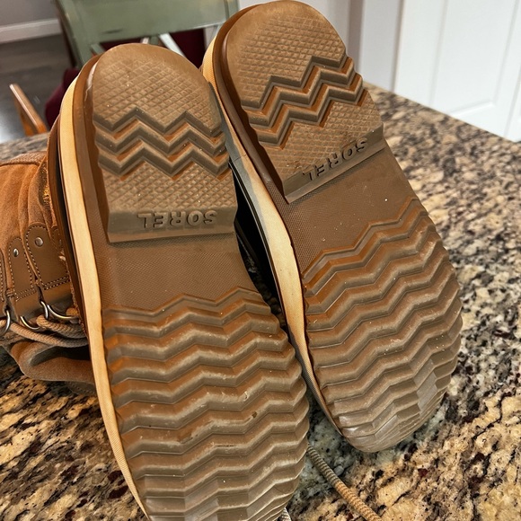 Sorel Women's Joan of Arctic Brown and Black Winter Boots - Picture 4 of 5